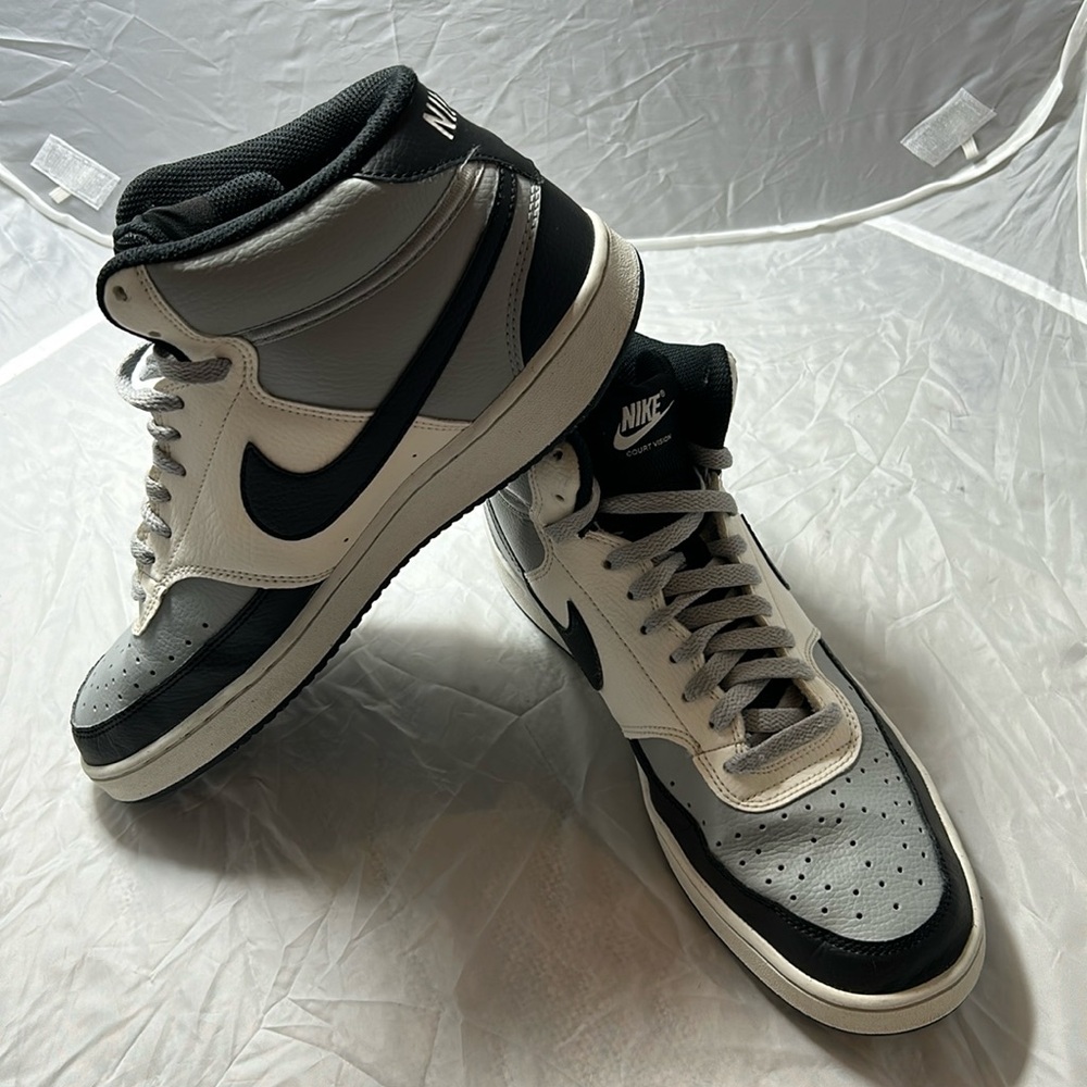 Nike Hightop Court Version sneakers